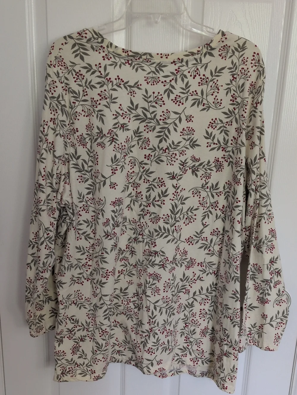 NWOT Woman Within Berries Long Sleeve V Neck  Top - 3X 30/32